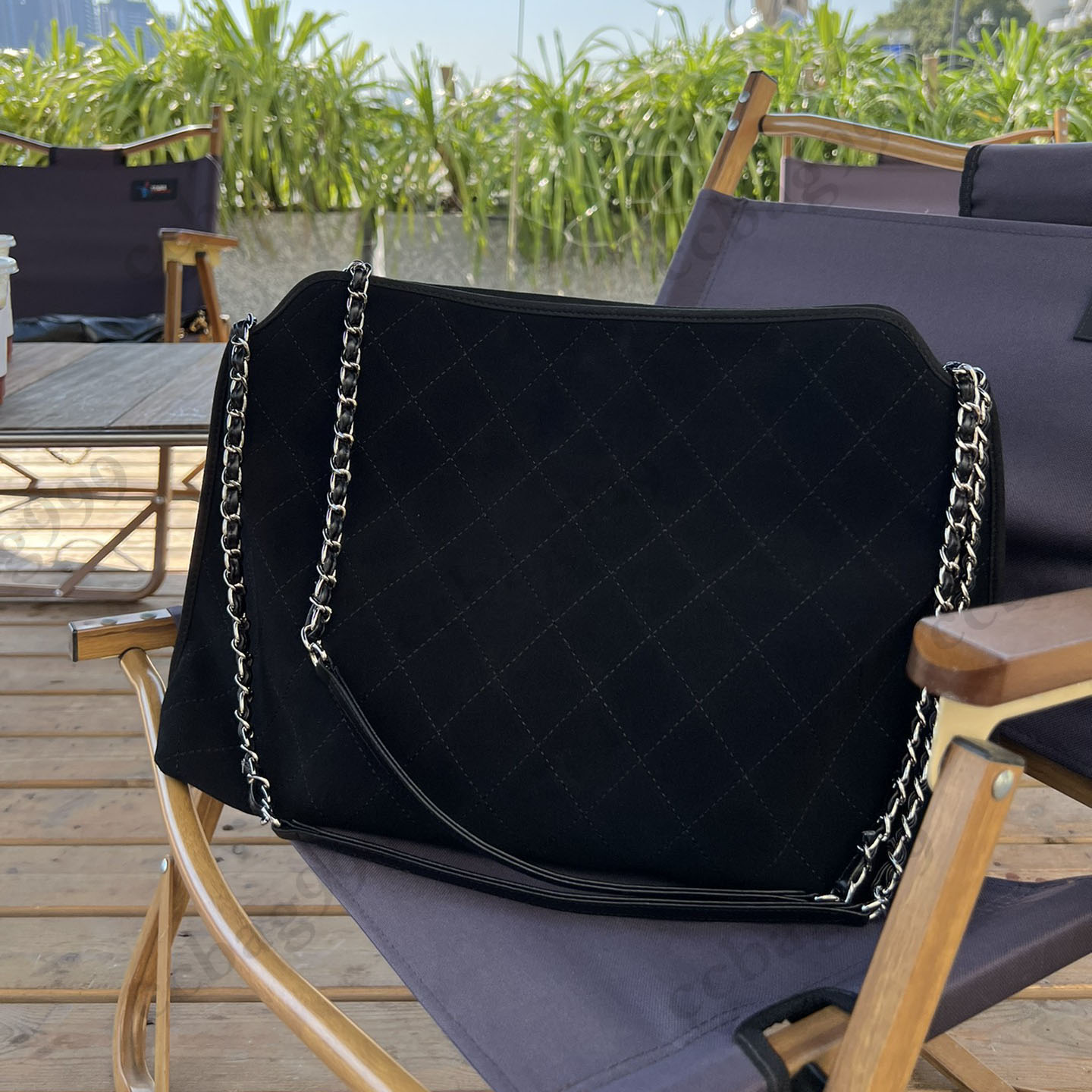 CC Totes Retro Frosted Cowhide Maxi Shopping Bags Womens Black Oversize Capacity Suede Quilted Silver Hardware Chain Crossbody French Outdoor Luxury Handbags 39
CC Totes Retro Frosted Cowhide Maxi Shopping Bags Womens Black Oversize Capacity Suede Quilted Silver Hardware Chain Crossbody French Outdoor Luxury Handbags 39