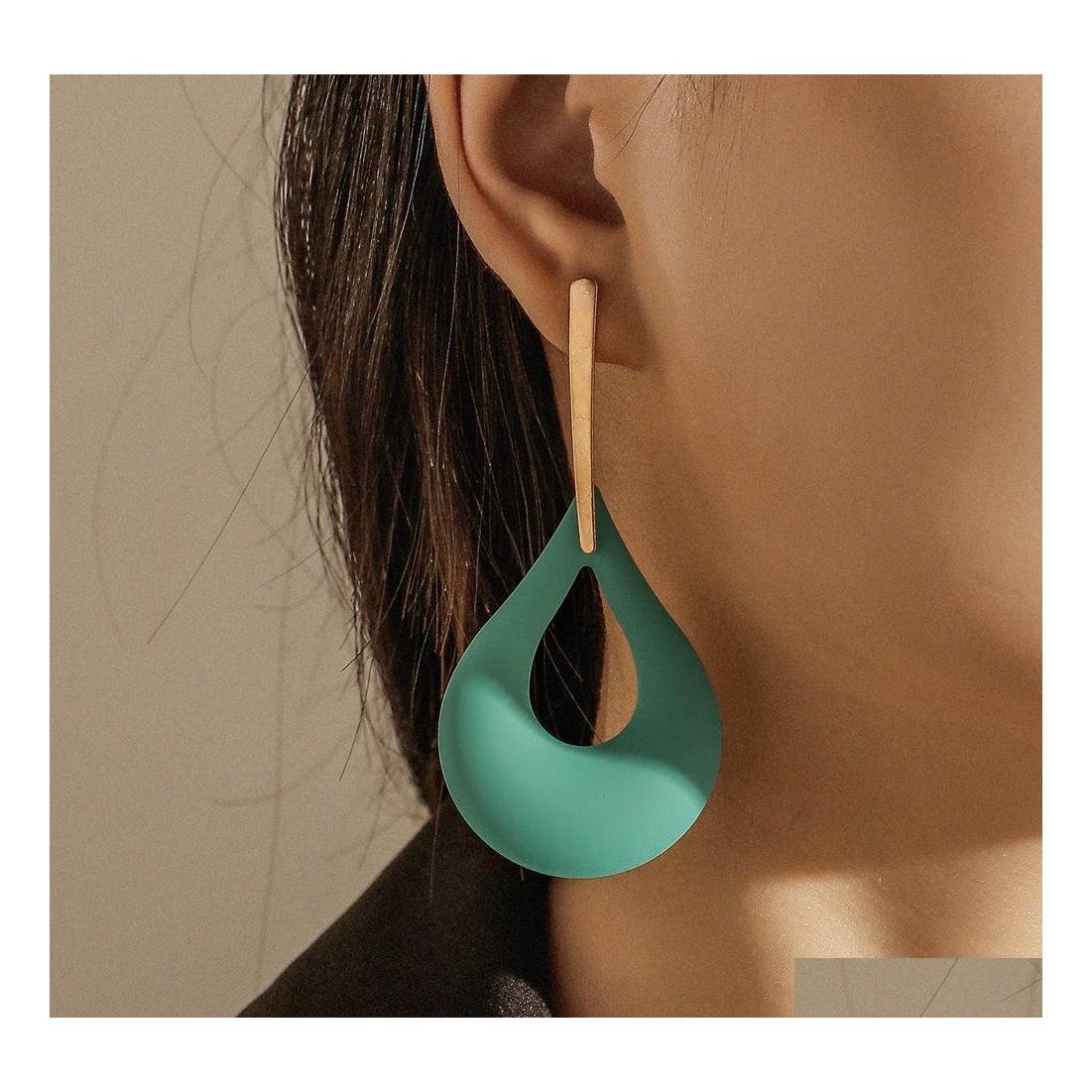 Dangle Chandelier Fashion Jewelry Exaggerated Big Dangle Earring Metal Paint Droplet Hollow Out Water Drop Geometric Stud Earrings Dhefl 
Dangle Chandelier Fashion Jewelry Exaggerated Big Dangle Earring Metal Paint Droplet Hollow Out Water Drop Geometric Stud Earrings Dhefl