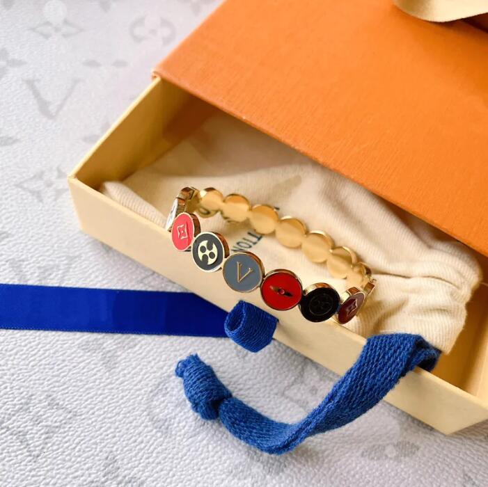 Classic Couple Bangle Opening Luxury Bracelet Designed Women Jewelry Fashion Artwork Young People Punk Gifts S335
Classic Couple Bangle Opening Luxury Bracelet Designed Women Jewelry Fashion Artwork Young People Punk Gifts S335