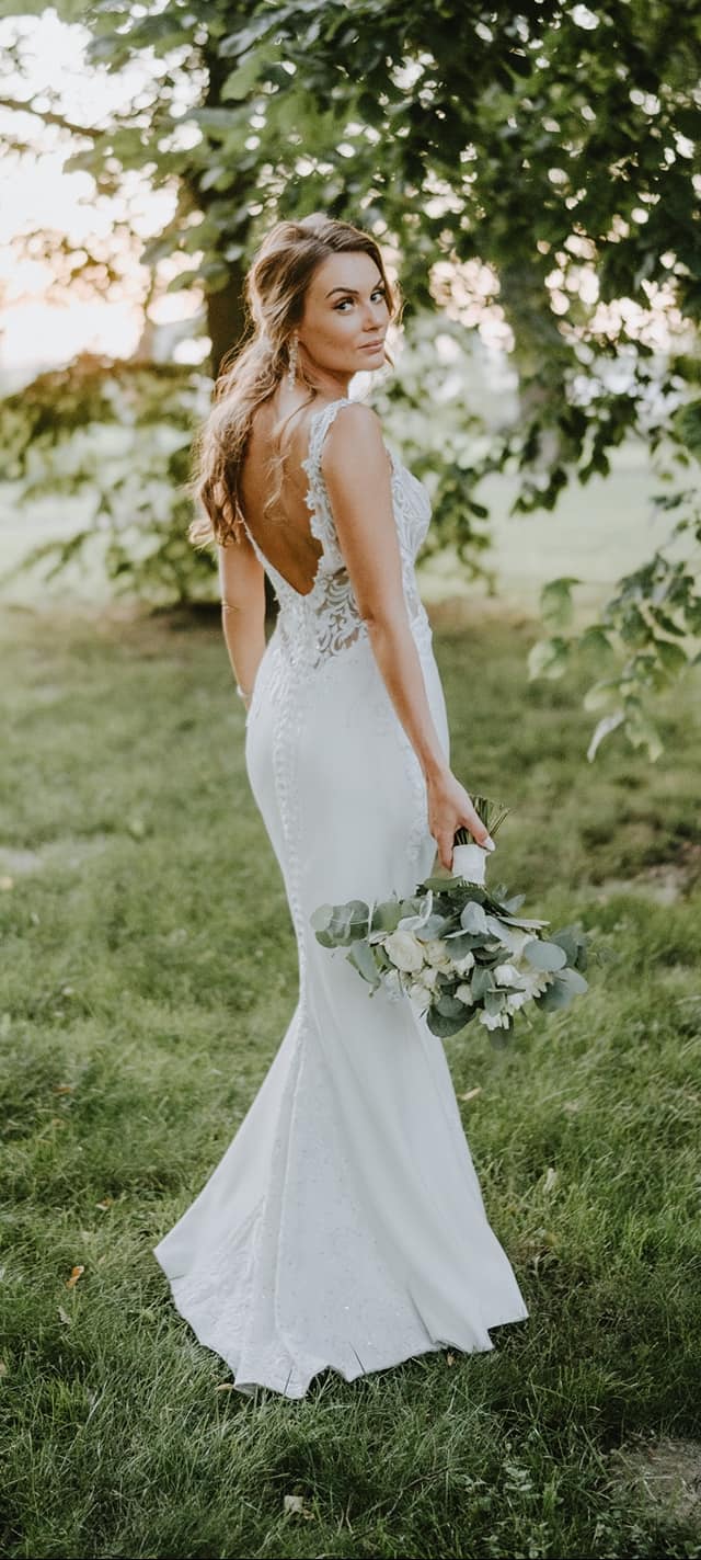 Sexy Backless Mermaid Wedding Dresses Sleeveless Lace Appliqued V Neck Summer Beach Bridal Gowns Illusion Satin Bride Vestido De Novia Floor Length