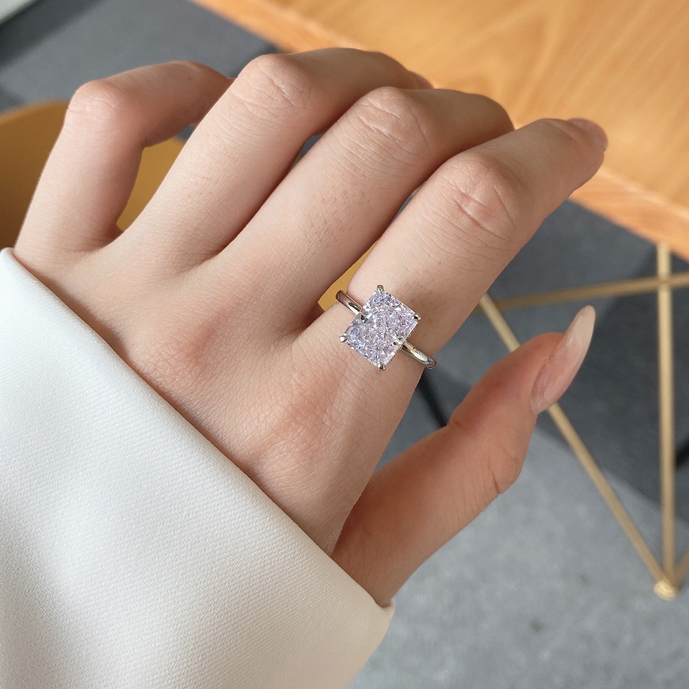 100% 925 Sterling Silver Crushed Ice Cut Created Moissanite Gemstone Engagement Ring For Women Fine Jewelry Wholesale
100% 925 Sterling Silver Crushed Ice Cut Created Moissanite Gemstone Engagement Ring For Women Fine Jewelry Wholesale