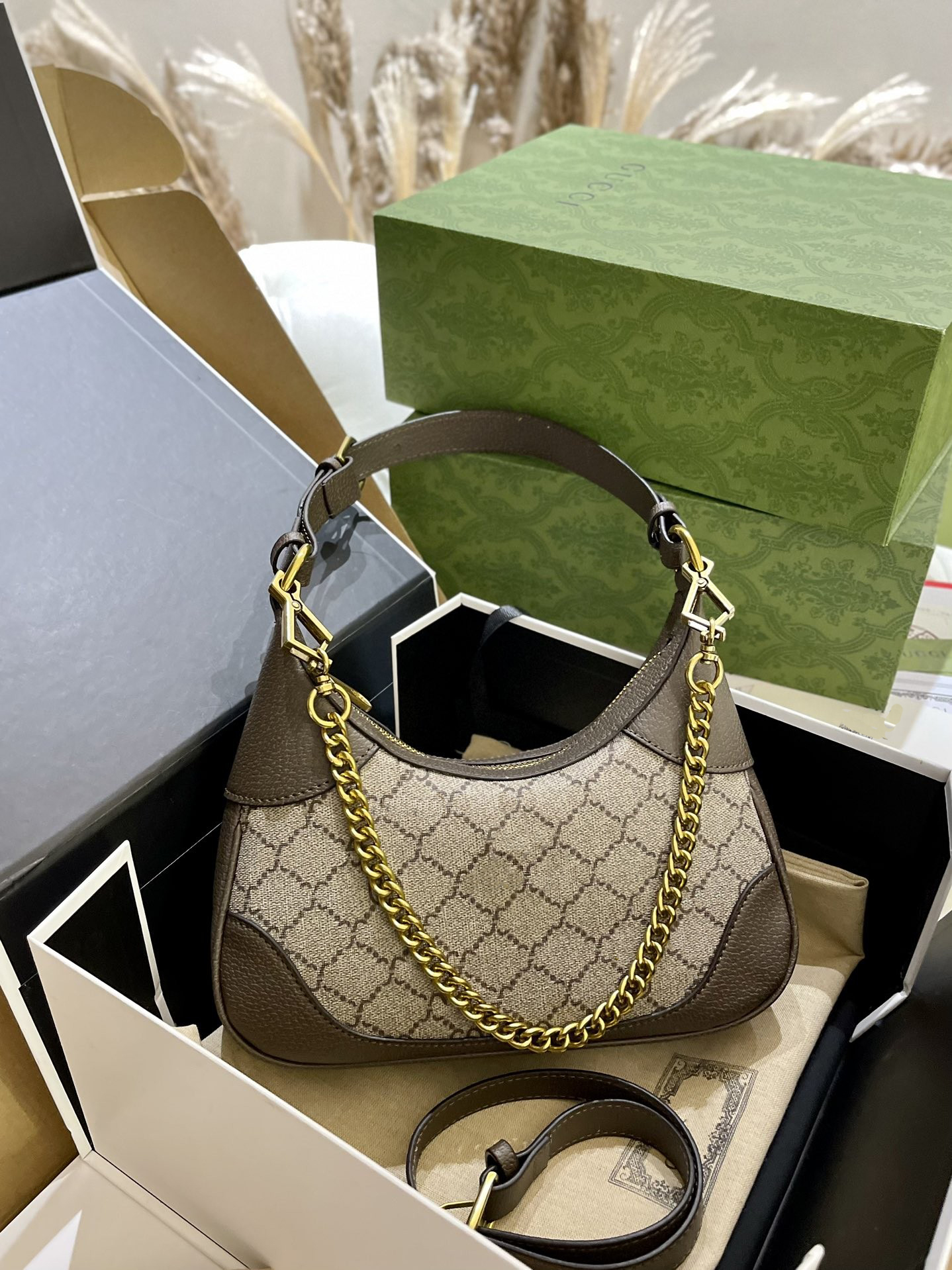 CC Ophidia Hobo Wrist Bag Half Moon Zip Fastening Vintage Golden Metal Letter Luxurys Cross Body Designer Womens Clutch Bag, Extra freight
CC Ophidia Hobo Wrist Bag Half Moon Zip Fastening Vintage Golden Metal Letter Luxurys Cross Body Designer Womens Clutch Bag, Extra freight