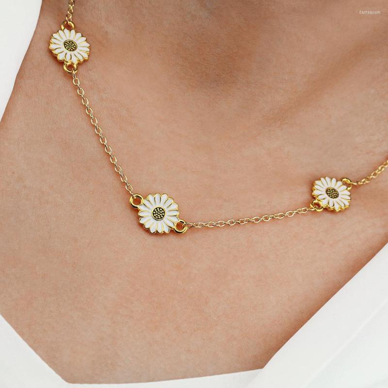 Chains Fashion Daisy Necklace For Women White By Gold Flowers Necklaces Jewelry Christmas Graduation Mother Sister Gifts Bijoux Femme
Chains Fashion Daisy Necklace For Women White By Gold Flowers Necklaces Jewelry Christmas Graduation Mother Sister Gifts Bijoux Femme