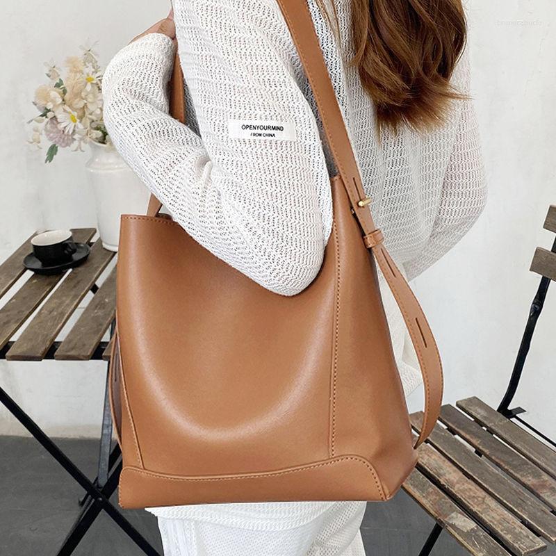 Evening Bags Brand Design Luxury Ladies Bucket PU Shoulder Bag Single Large Capacity Messenger Broadband Female Solid Handbags E375, Black
Evening Bags Brand Design Luxury Ladies Bucket PU Shoulder Bag Single Large Capacity Messenger Broadband Female Solid Handbags E375, Black