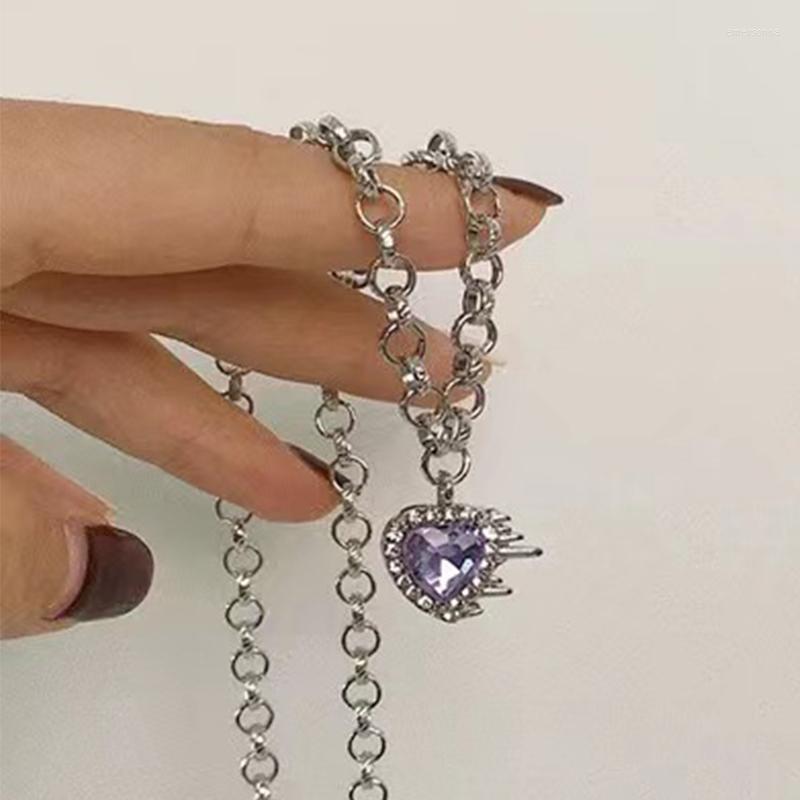 Choker Y2K Crystal Love Heart Pendant Necklaces For Women Chunky Clavicle Chain Necklace Collar Gothic Party Jewelry Gifts
Choker Y2K Crystal Love Heart Pendant Necklaces For Women Chunky Clavicle Chain Necklace Collar Gothic Party Jewelry Gifts