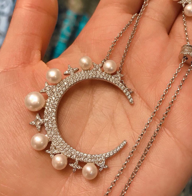 INS necklace New in luxury fine jewelry chain necklace for womens pendant k Gold Heart Designer Ladies Fashion pearl Saturn bulls burch
INS necklace New in luxury fine jewelry chain necklace for womens pendant k Gold Heart Designer Ladies Fashion pearl Saturn bulls burch
