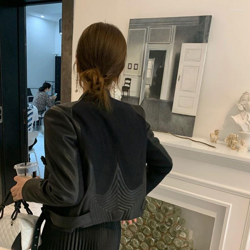 Women' Leather Spliced Sheepskin Wool Design Black Short Genuine Jacket Female Autumn Winter Rhinestone Buttons Coat Casual Streetwear
Women' Leather Spliced Sheepskin Wool Design Black Short Genuine Jacket Female Autumn Winter Rhinestone Buttons Coat Casual Streetwear