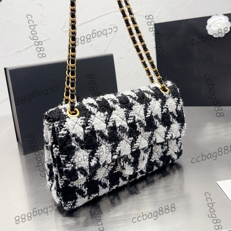 CC Bags Luxury Brand Shoulder Bags French Womens Houndstooth Bags Classic C Double Flap Woold Tweed Purse Pochette Gold metal Matelasse Chai, Box
CC Bags Luxury Brand Shoulder Bags French Womens Houndstooth Bags Classic C Double Flap Woold Tweed Purse Pochette Gold metal Matelasse Chai, Box