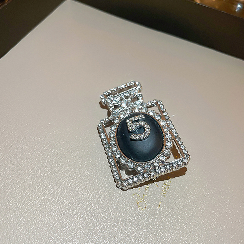 Sparkly Crystal NO5 Brooch Women Perfume Bottle NO5 Brooches Suit Lapel Pin for Gift Party
