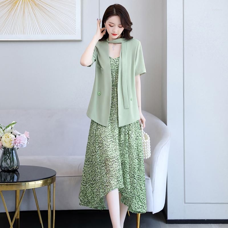 Work Dresses 2022 Summer Lady 2 Pieces Dress Sets Women Blazer Coat Small Flowers Chiffon Sling Long, Green
Work Dresses 2022 Summer Lady 2 Pieces Dress Sets Women Blazer Coat Small Flowers Chiffon Sling Long, Green