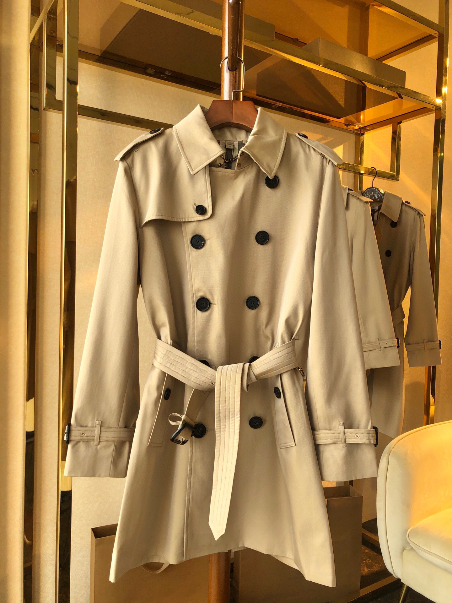 Fashion designer classic mens long black trench coat Loose jacket and overcoat overcoat double breasted men windproof waterproof, W110
Fashion designer classic mens long black trench coat Loose jacket and overcoat overcoat double breasted men windproof waterproof, W110