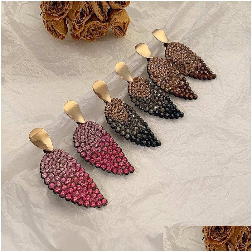 Dangle Chandelier Fashion Jewelry Leaf Dangle Earrings For Women Colorf Rhinestone Stud Drop Delivery Dhezs
Dangle Chandelier Fashion Jewelry Leaf Dangle Earrings For Women Colorf Rhinestone Stud Drop Delivery Dhezs