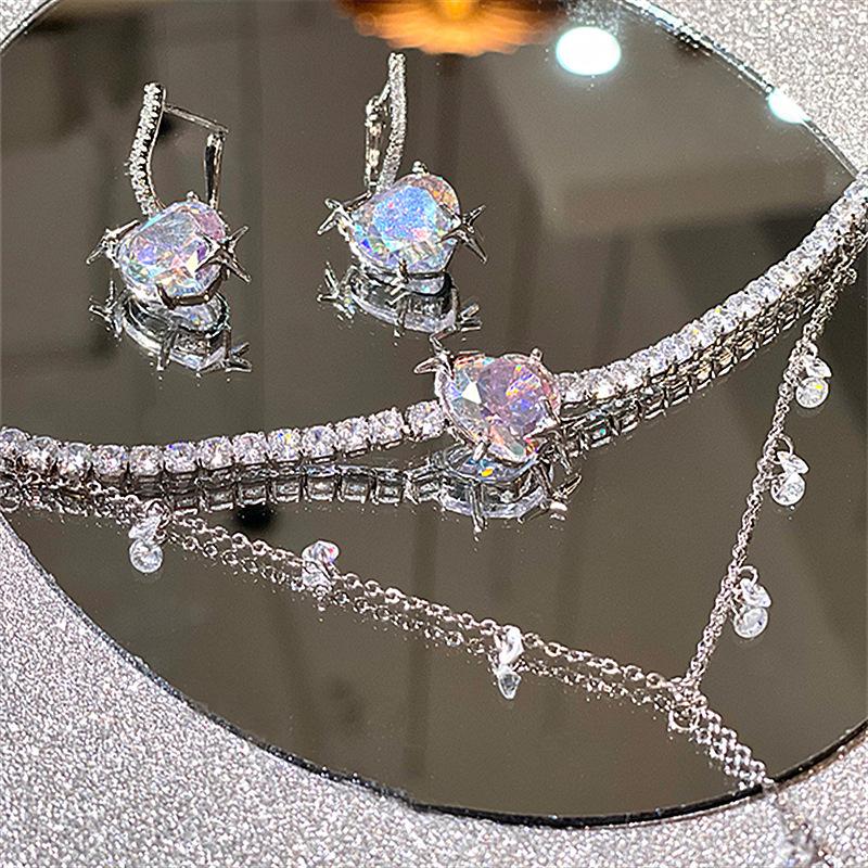 Choker Sparkling Rhinestones Heart Necklace For Women Romantic Tender Aesthetics Charm Drop Earrings Delicate Fashion Jewelry
Choker Sparkling Rhinestones Heart Necklace For Women Romantic Tender Aesthetics Charm Drop Earrings Delicate Fashion Jewelry