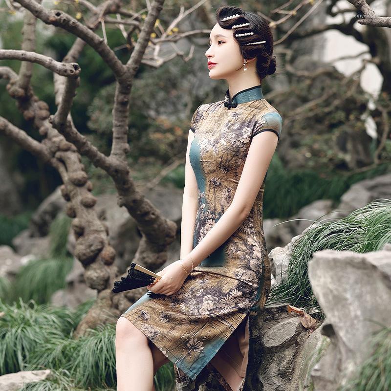 Ethnic Clothing Spring Elegant Retro Floaral Print Qipao Women Chinese Traditional Short Sleeve Mandarin Collar Cheongsam Size M-3XL
Ethnic Clothing Spring Elegant Retro Floaral Print Qipao Women Chinese Traditional Short Sleeve Mandarin Collar Cheongsam Size M-3XL