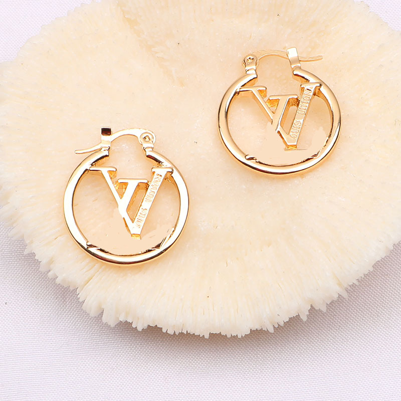 Luxury stud earrings woman designers earring Multi Fashion letter jewelry women 18k diamond Valentine Wedding Gifts
Luxury stud earrings woman designers earring Multi Fashion letter jewelry women 18k diamond Valentine Wedding Gifts