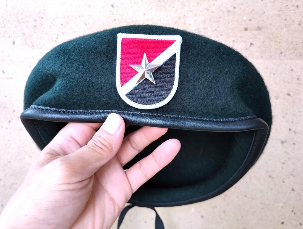 Berets United States US Army 6th Special Forces Group Wool Green Beret ONE STAR BRIGADIER GENERAL RANK INSIGNIA Military Hat 1963-1971, Picture shown
Berets United States US Army 6th Special Forces Group Wool Green Beret ONE STAR BRIGADIER GENERAL RANK INSIGNIA Military Hat 1963-1971, Picture shown
