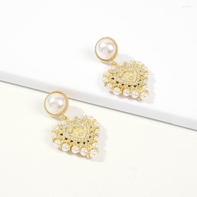 Stud Earrings -Selling Imitation Pearl Love Style Temperament Alloy Rhinestone Sweet Ins
Stud Earrings -Selling Imitation Pearl Love Style Temperament Alloy Rhinestone Sweet Ins