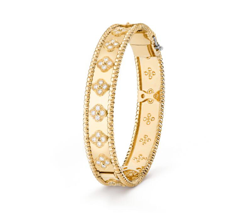 Charm Bracelets Signature bracelet vanclee Four-leaf clover Star kaleidoscope three-color Gold bracelet for womens Girls Valentine's Jewelry bijoux cjewelers-1
Charm Bracelets Signature bracelet vanclee Four-leaf clover Star kaleidoscope three-color Gold bracelet for womens Girls Valentine's Jewelry bijoux cjewelers-1