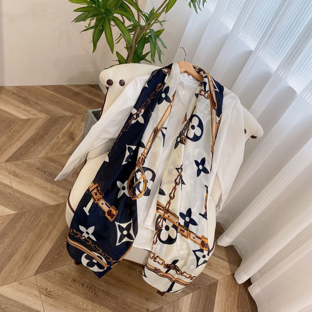 2023 Luxury womenswear senior single chiffon silk shawl Fashion travel soft designer scarf
2023 Luxury womenswear senior single chiffon silk shawl Fashion travel soft designer scarf