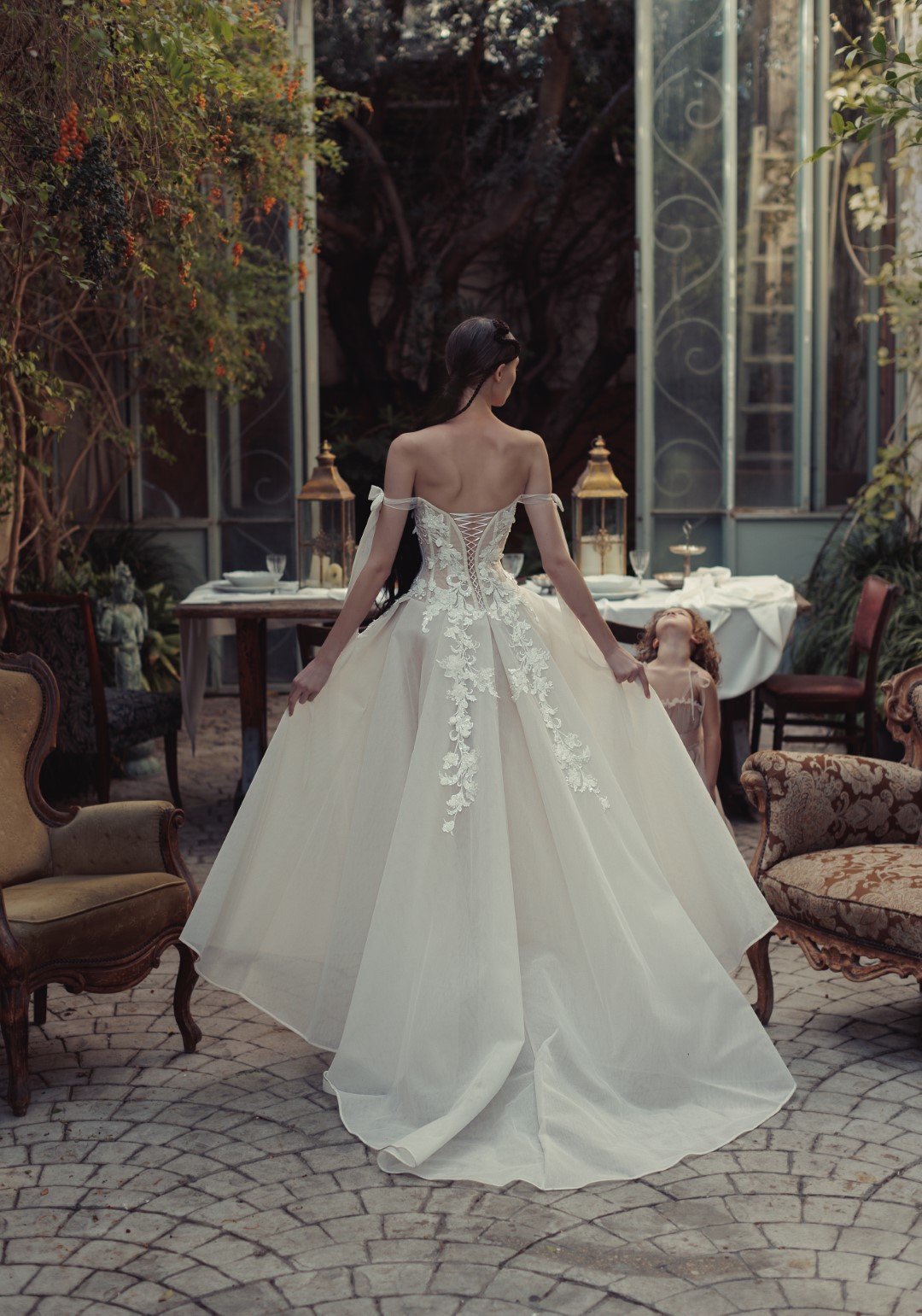 Glamorous A-line Wedding Dresses Strapless Lace Applicant Backless Lace Up Tulle Floor Length Dress Custom Made Plus Size Bridal Dress Vestidos De Nov