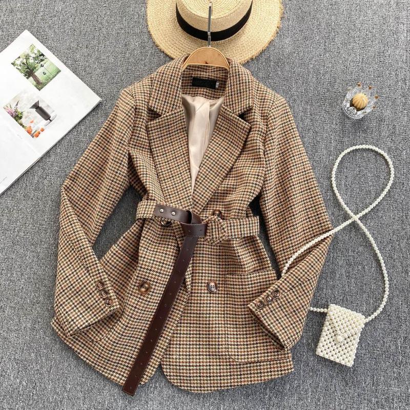 Women' Suits 2022 Spring Women Blazer Coat Double Breasted Turn Down Collar Femme Vintage Plaid Ladies With Belt Casaco Outwear, Camel
Women' Suits 2022 Spring Women Blazer Coat Double Breasted Turn Down Collar Femme Vintage Plaid Ladies With Belt Casaco Outwear, Camel