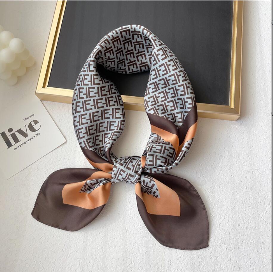 Charming Designer Letters Print Floral Silk Scarf Headband For Women Long Handle Bag Scarves Paris Shoulder Tote Luggage Ribbon Head Wraps Decorate Gift 70x70cm
Charming Designer Letters Print Floral Silk Scarf Headband For Women Long Handle Bag Scarves Paris Shoulder Tote Luggage Ribbon Head Wraps Decorate Gift 70x70cm