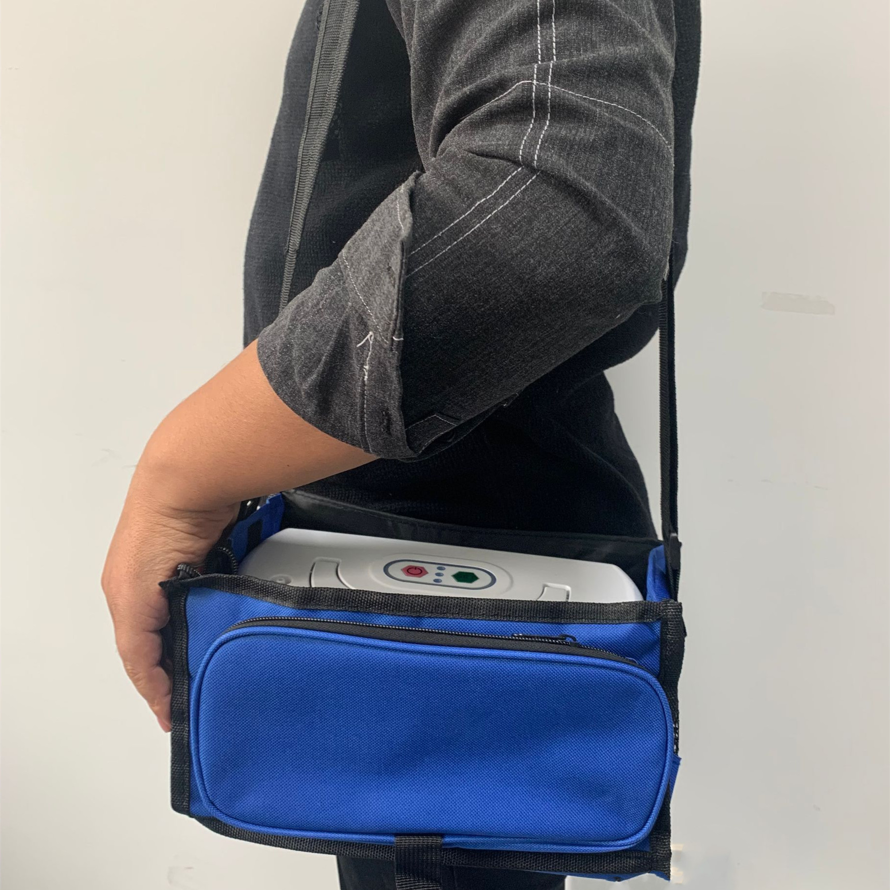 Portable Oxygen Concentrator Generator Household O2 Bar Air Purifier with Bag Li Battery Car Charger Health Care Items
Portable Oxygen Concentrator Generator Household O2 Bar Air Purifier with Bag Li Battery Car Charger Health Care Items