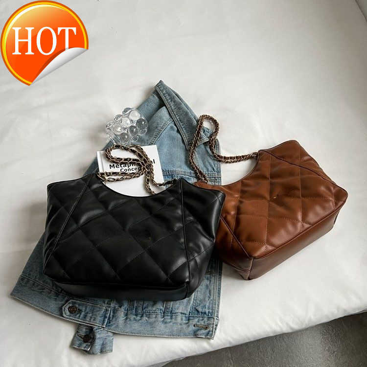 Women's Luxury Designers Shoulder Bags 2023 High Quality Leather Versatile Portable Crossbody Bag Fashion Diamond Lattice Messenger Bag Factory Direct Sales, Black
Women's Luxury Designers Shoulder Bags 2023 High Quality Leather Versatile Portable Crossbody Bag Fashion Diamond Lattice Messenger Bag Factory Direct Sales, Black