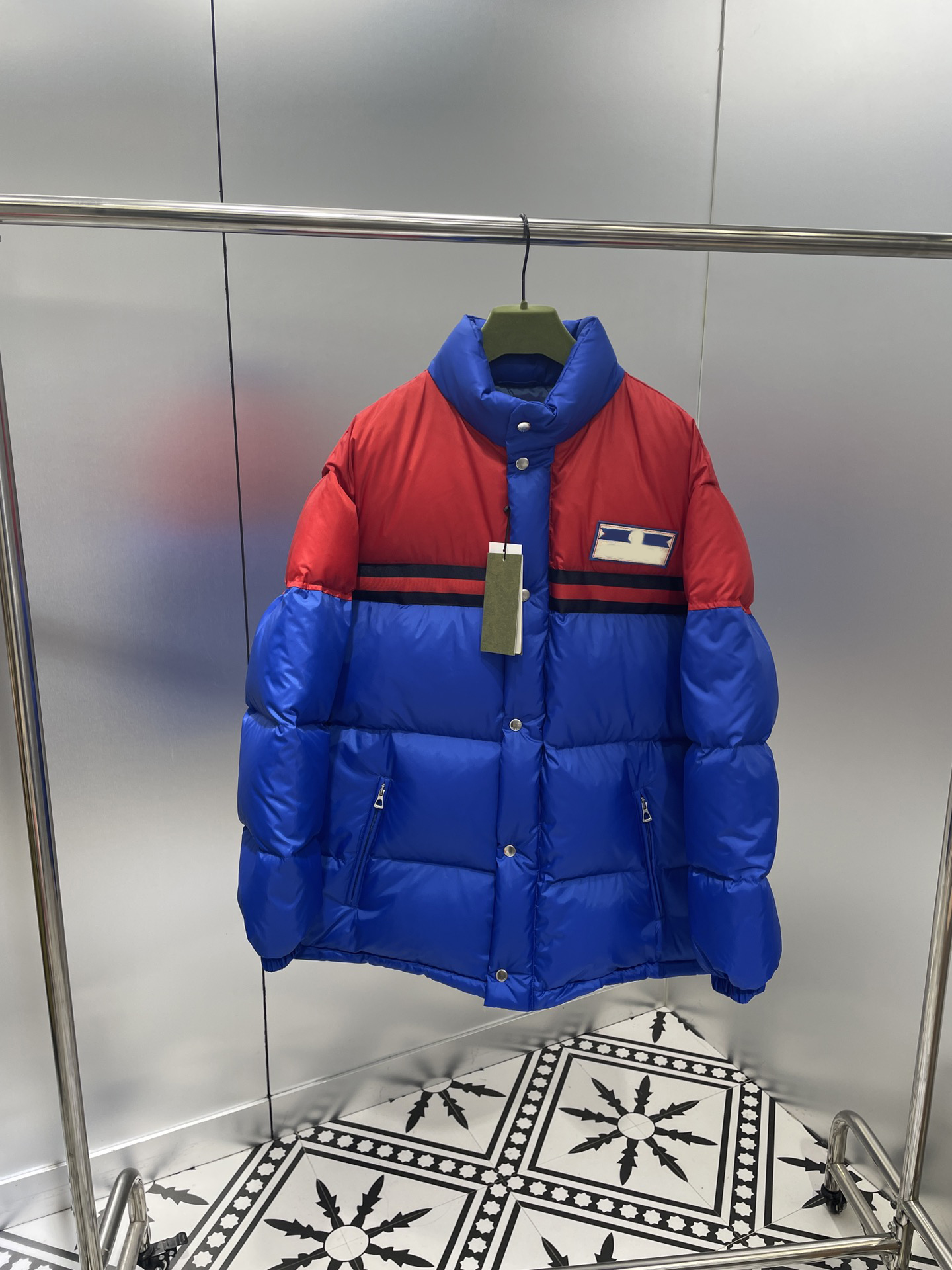 Winter Womens Men' Down Warm Jackets Classical Letter Print Coats Designer Splicing Color Outwear Coat Women Casual Long Sleeve Jacket Unisex Jacket For Men
Winter Womens Men' Down Warm Jackets Classical Letter Print Coats Designer Splicing Color Outwear Coat Women Casual Long Sleeve Jacket Unisex Jacket For Men