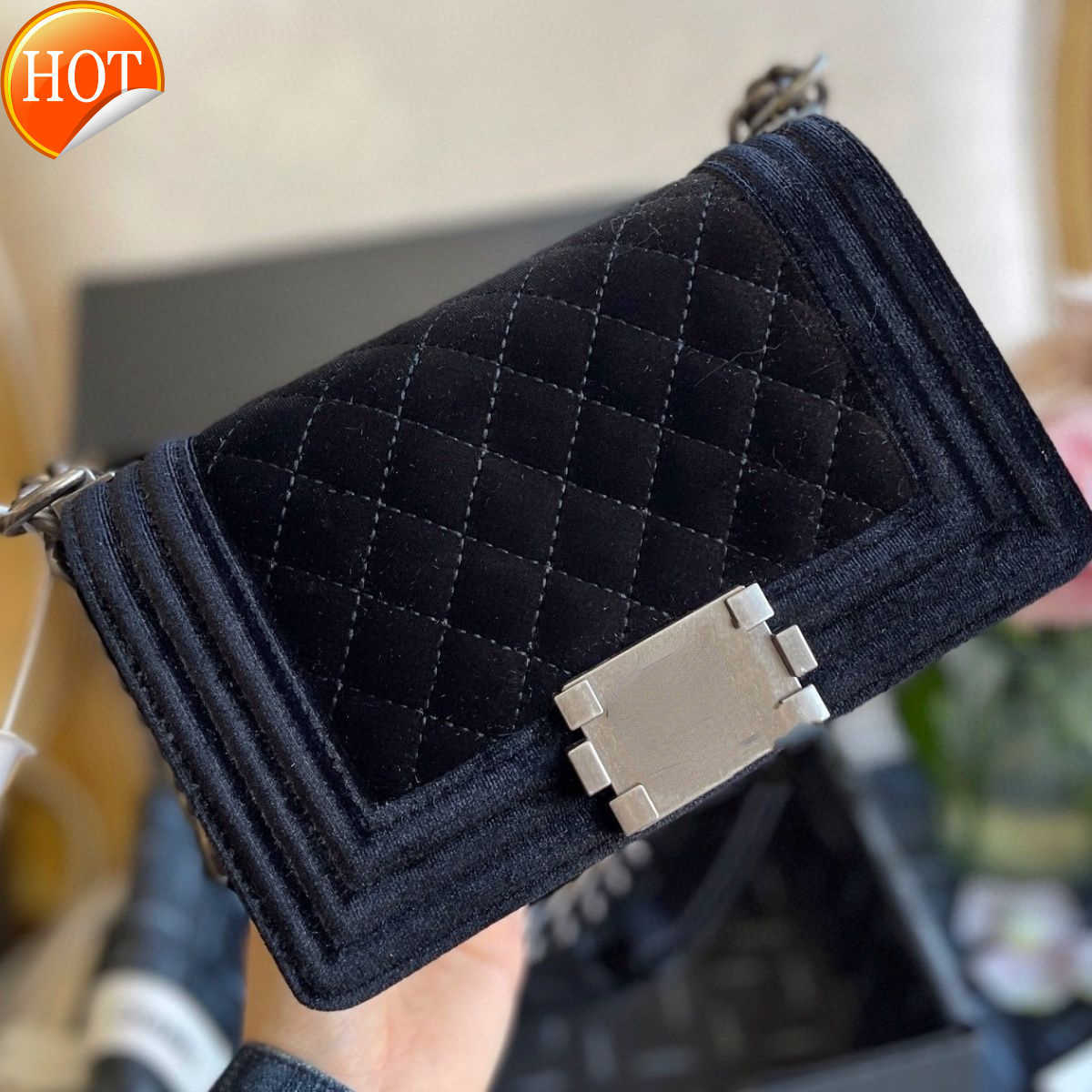 Women's Luxury Designers Shoulder Bags 2023 New Fashion Texture Velvet Diamond Chain Classic Single Shoulder Crossbody Bag Factory Direct Sales, Blue
Women's Luxury Designers Shoulder Bags 2023 New Fashion Texture Velvet Diamond Chain Classic Single Shoulder Crossbody Bag Factory Direct Sales, Blue