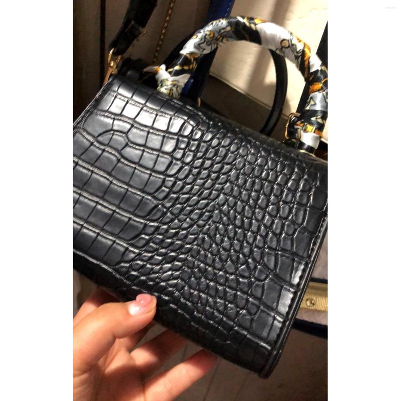 Evening Bags Women Handbag Fashion Chain Solid Color Purse Silk Scarf Shoulder Bag 01-SB-sscssj
Evening Bags Women Handbag Fashion Chain Solid Color Purse Silk Scarf Shoulder Bag 01-SB-sscssj
