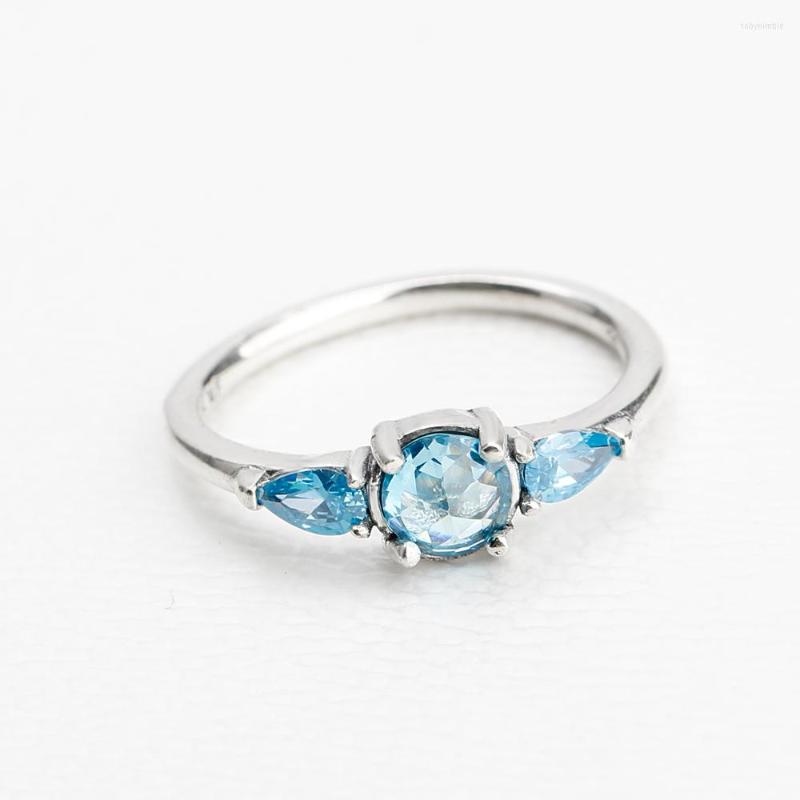 Cluster Rings 925 Silver Women Ring With Patterns Of Frost Moonlight Blue & Sky-Blue CZ For Fine Jewelry
Cluster Rings 925 Silver Women Ring With Patterns Of Frost Moonlight Blue & Sky-Blue CZ For Fine Jewelry