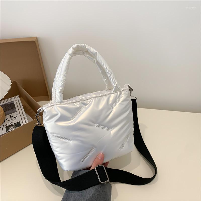 Evening Bags Fashion Crossbody Solid Cotton Padded Shoulder Tote Autumn Winter Messenger Bag Quilted For Travel Work Daily, Black
Evening Bags Fashion Crossbody Solid Cotton Padded Shoulder Tote Autumn Winter Messenger Bag Quilted For Travel Work Daily, Black