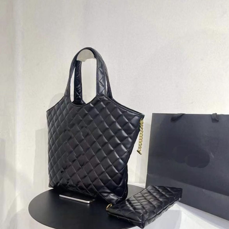 Icare Maxi Shopping Bag designer bags Large Capacity Totes Beach Genuine Leather Women Lattice travel Utility quilted On the go tote messenger black multi pochette, White
Icare Maxi Shopping Bag designer bags Large Capacity Totes Beach Genuine Leather Women Lattice travel Utility quilted On the go tote messenger black multi pochette, White