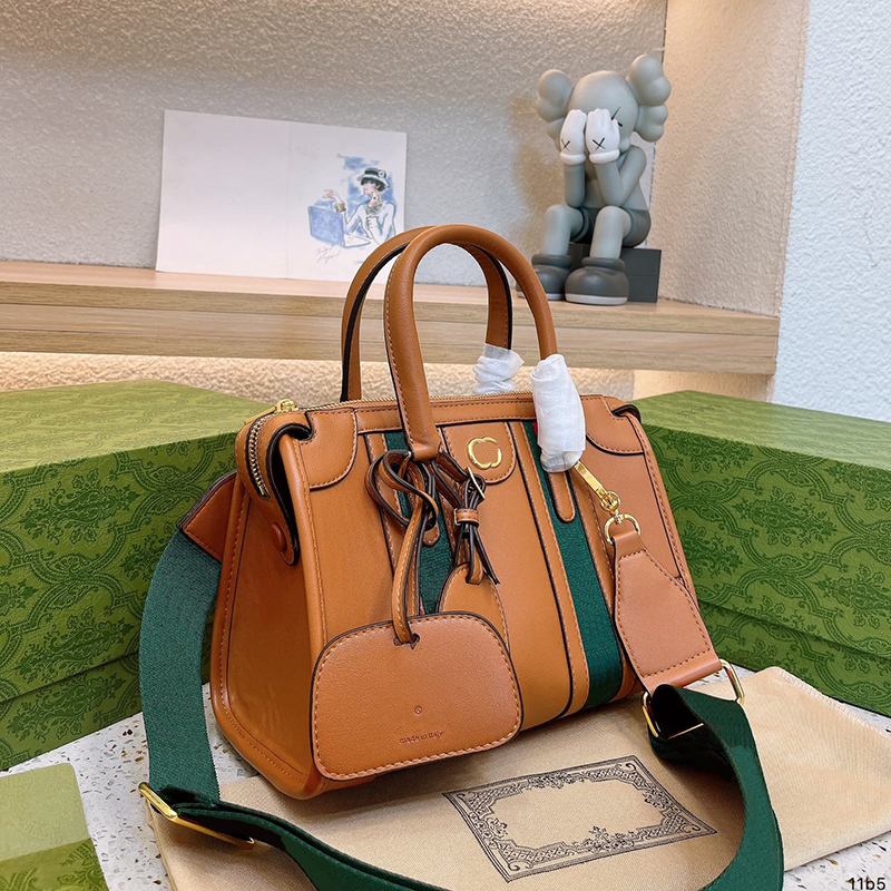 Woman Designer Bauletto Tote Bags For Women Luxurys Light Brown Handbags Totes Mens Shopping Bags Shoulder Bag G Crossbody Purses Wallets 2212051D, G(28*19cm)-with box
Woman Designer Bauletto Tote Bags For Women Luxurys Light Brown Handbags Totes Mens Shopping Bags Shoulder Bag G Crossbody Purses Wallets 2212051D, G(28*19cm)-with box