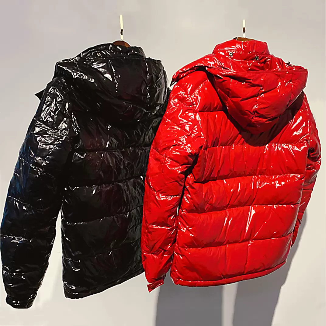 2023 Designer Mens Down Jacket Parkas Black Purffer Coats Hooded Outdoor Feather Outwear Keep Warm Thick Double Zipper White Duck Downs Filling Badge Decoration
2023 Designer Mens Down Jacket Parkas Black Purffer Coats Hooded Outdoor Feather Outwear Keep Warm Thick Double Zipper White Duck Downs Filling Badge Decoration