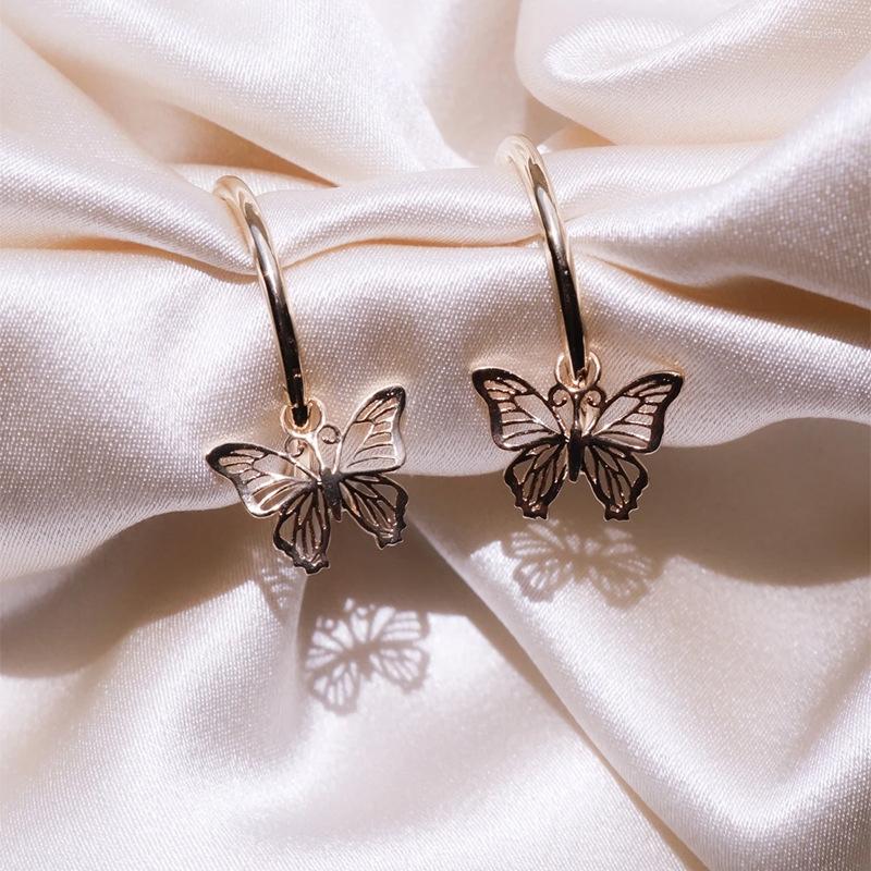 Hoop Earrings 2022 Bohemian Women's Fashion Hollow Out Butterfly Design Animal Girls Jewelry Party Gift
Hoop Earrings 2022 Bohemian Women's Fashion Hollow Out Butterfly Design Animal Girls Jewelry Party Gift