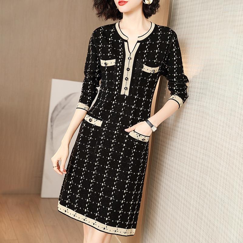 Casual Dresses Pocket Knitted Dress Women Autumn And Winter Black Plaid V-neck Bright Silk Loose Waist Female Sweater Korean
Casual Dresses Pocket Knitted Dress Women Autumn And Winter Black Plaid V-neck Bright Silk Loose Waist Female Sweater Korean