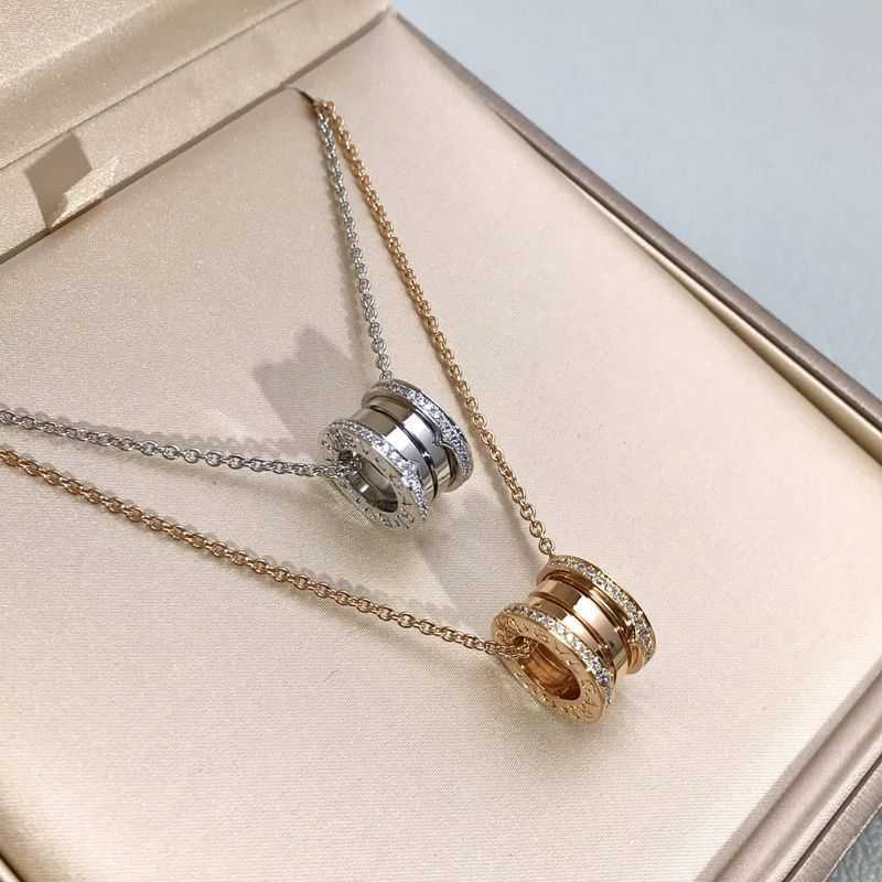 Bulgar Necklace designer necklace Hot classic small waist temperament spring Baoge clavicle chain advanced double ring
Bulgar Necklace designer necklace Hot classic small waist temperament spring Baoge clavicle chain advanced double ring