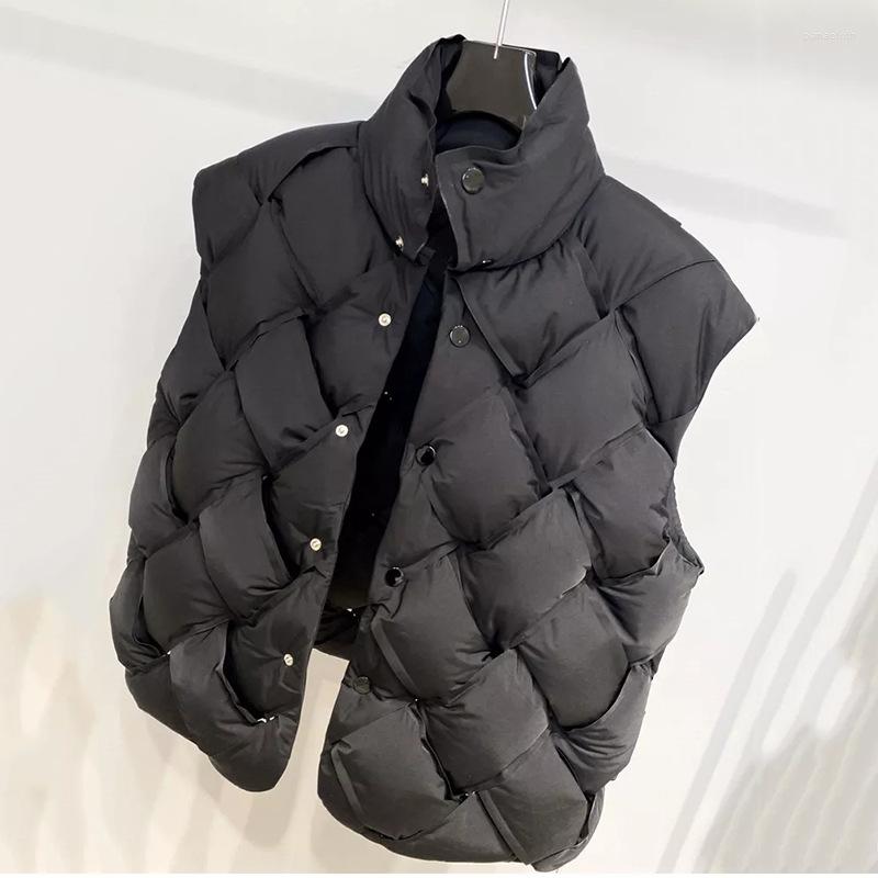 Women's Vests Hand Woven Diamond Vest Women's Winter Fashion Design Loose Warm Coat