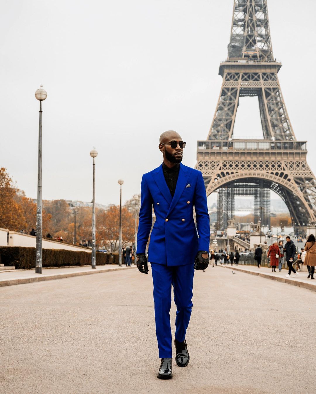 Two Pieces Unique Wedding Tuxedos Men Suits Solid Color Peaked Modern Formal Slim Two-Button Customized Fit Notched Lapel Slim Three Outer Pockets Jac