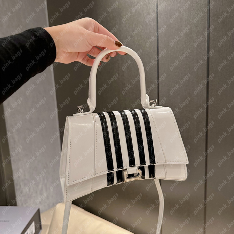 2023 Designer Cross Body Shoulder Bag Handbag Designers Crossbody Bags Adi Tote Hourglass Women Purses Womens Handbags Purse Backpack 1204, Black(correct stripes)
2023 Designer Cross Body Shoulder Bag Handbag Designers Crossbody Bags Adi Tote Hourglass Women Purses Womens Handbags Purse Backpack 1204, Black(correct stripes)