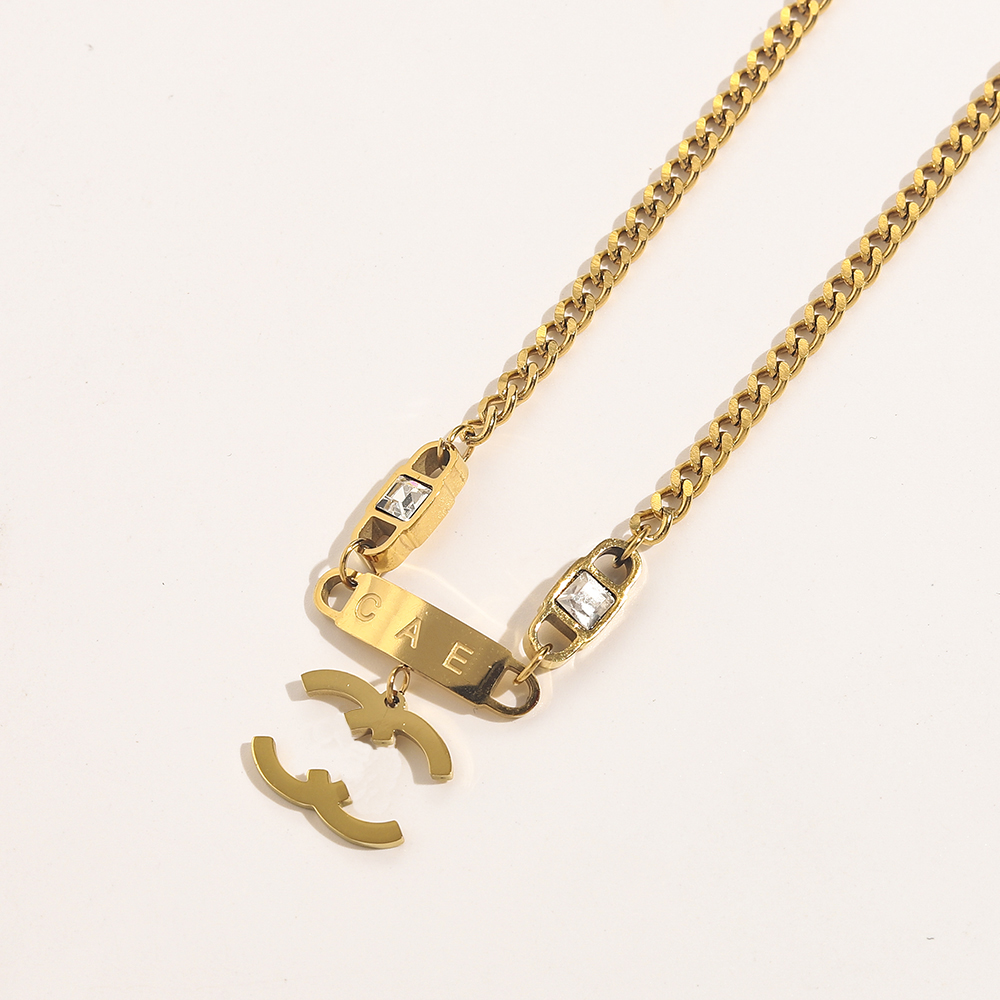Fashion Women's Necklaces Luxury 18k Gold Plated Necklace Designed For Girls Long Chain Designer Jewelry Premium Love Circle Necklace Stainless Steel
Fashion Women's Necklaces Luxury 18k Gold Plated Necklace Designed For Girls Long Chain Designer Jewelry Premium Love Circle Necklace Stainless Steel