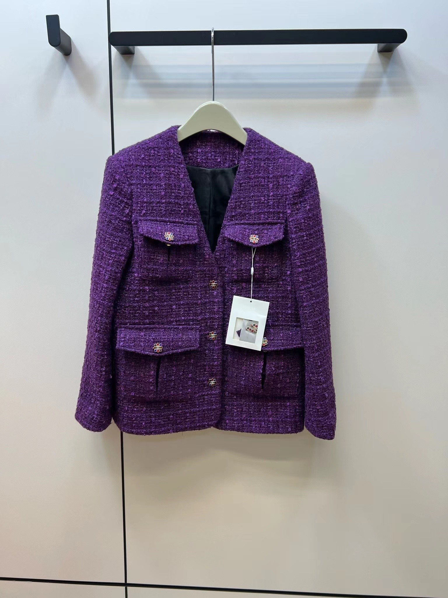 Milan Runway Jackets 2022 New Autumn Winter V Neck Long Sleeve Women' Designer Coats Brand Same Style Outerwear 1205-15, Purple
Milan Runway Jackets 2022 New Autumn Winter V Neck Long Sleeve Women' Designer Coats Brand Same Style Outerwear 1205-15, Purple