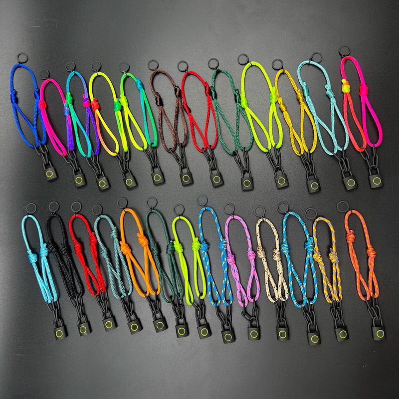 Europe America Fashion Style Bracelet Men Lady Women Black Metal Hardware Engraved Green V Initials Lock Charm Adjustable Rainbow Polyester Cord Bracelets Q05270
Europe America Fashion Style Bracelet Men Lady Women Black Metal Hardware Engraved Green V Initials Lock Charm Adjustable Rainbow Polyester Cord Bracelets Q05270
