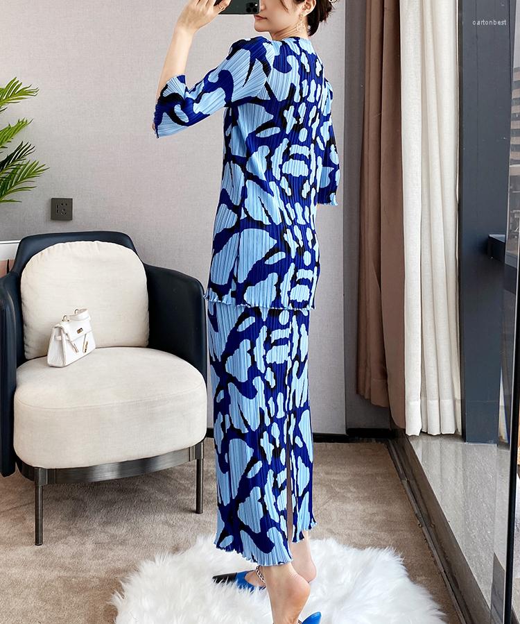 Work Dresses SELLING Miyake Fold Fashion Word V-neck Long T-shirts Straight SKIRT Geometry Print Two-piece Suit IN STOCK, Black
Work Dresses SELLING Miyake Fold Fashion Word V-neck Long T-shirts Straight SKIRT Geometry Print Two-piece Suit IN STOCK, Black