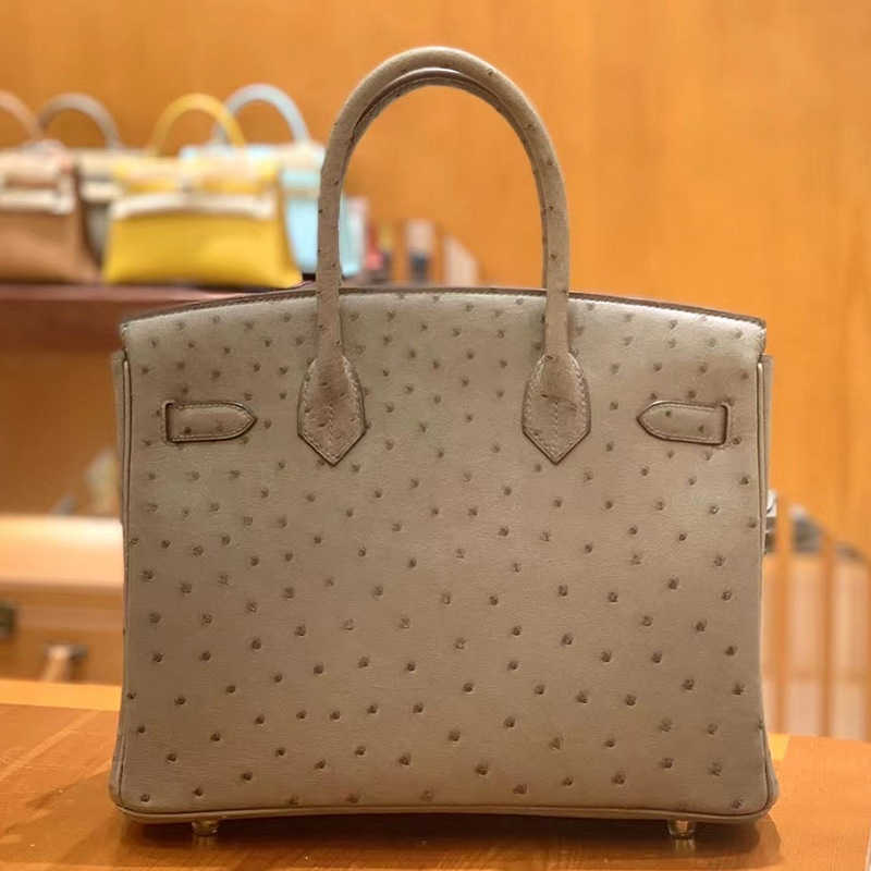 Designer Bags Hem Handbags Women Cluth Fashion Hand Sewn South African Ostrich Leather Women's Bag Luxury 2022 Handbag Togo Pu U6pt Mess, Elephant grey gold buckle
Designer Bags Hem Handbags Women Cluth Fashion Hand Sewn South African Ostrich Leather Women's Bag Luxury 2022 Handbag Togo Pu U6pt Mess, Elephant grey gold buckle