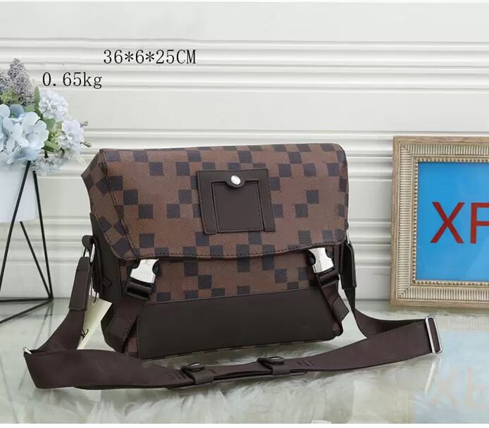 Men Leather Outdoor Messenger Bags Women Luxury Shoulder Bag Designer Handbag Tote Man's camera bagss Bright colors sport handbag, Withlogo
Men Leather Outdoor Messenger Bags Women Luxury Shoulder Bag Designer Handbag Tote Man's camera bagss Bright colors sport handbag, Withlogo