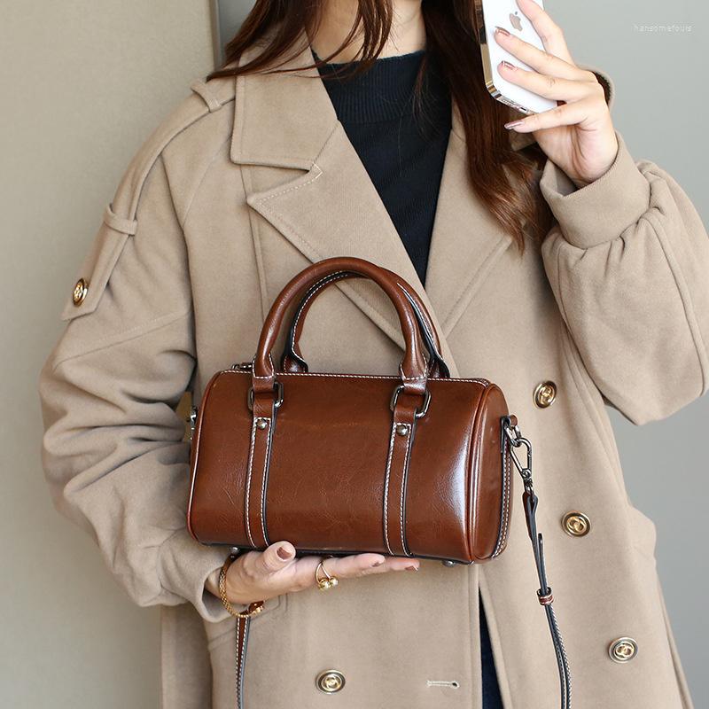 Evening Bags High Quality Leather Hand Women 2023 Fashion Oil Wax Cow Messenger Women's Classic Texture Boston Pillo, Black
Evening Bags High Quality Leather Hand Women 2023 Fashion Oil Wax Cow Messenger Women's Classic Texture Boston Pillo, Black