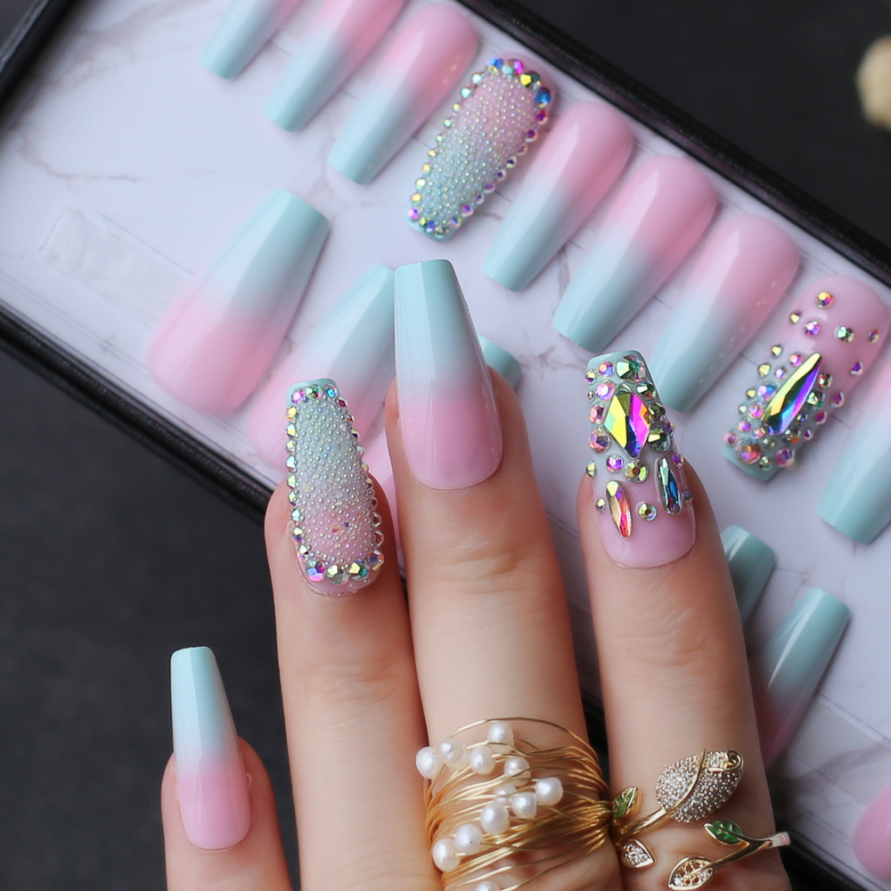 Nail Practice Display 24pcs Box gift ombre blue pink false nails Crystal design luxurious fake nails Bead design caviar Shaped drill 221206
Nail Practice Display 24pcs Box gift ombre blue pink false nails Crystal design luxurious fake nails Bead design caviar Shaped drill 221206
